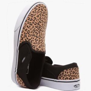 VANS Woman’s Asher Cheetah Print Slip-On Sneaker- 6
